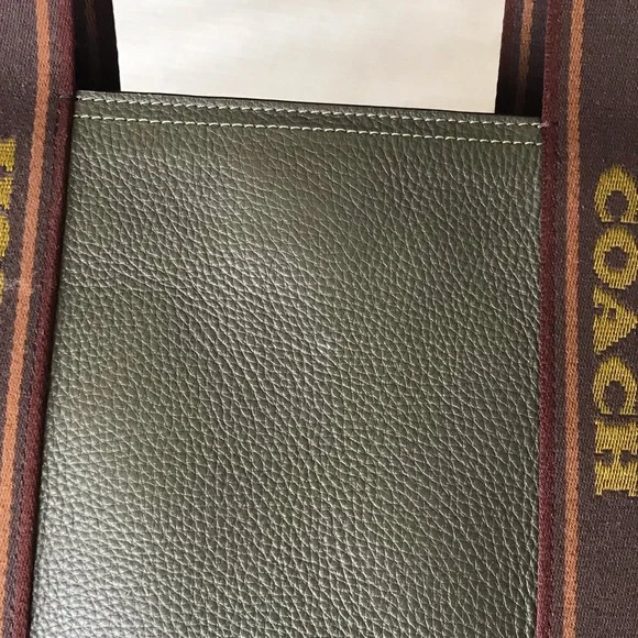 Coach Large Smith Leather Tote Purse in Olive Green, With Scarf - Picture 13 of 16